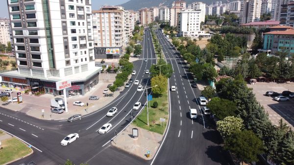 Büyükşehir Belediyesi, şehir merkezinin en işlek arterlerinden Mustafa Or Caddesi’ni