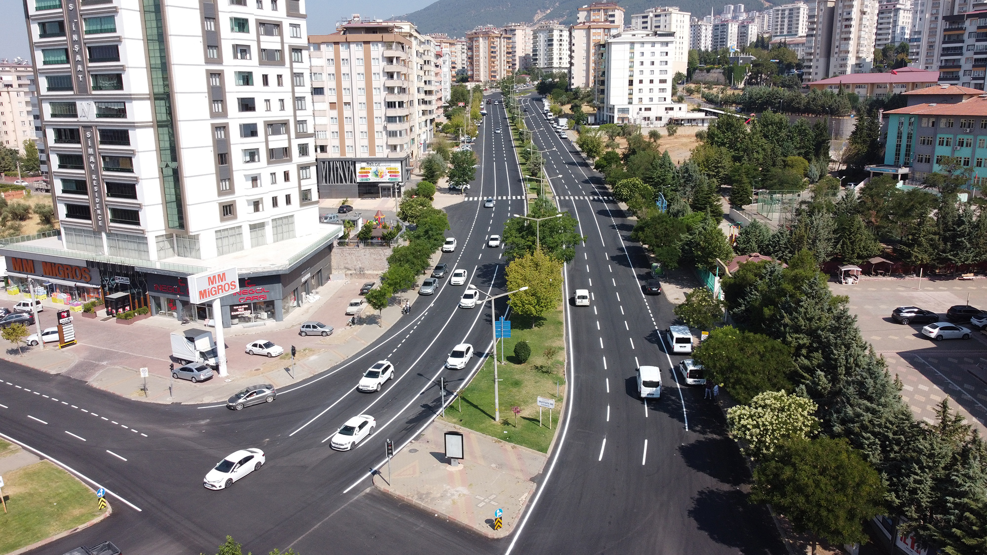 Büyükşehir Belediyesi, şehir merkezinin en işlek arterlerinden Mustafa Or Caddesi’ni