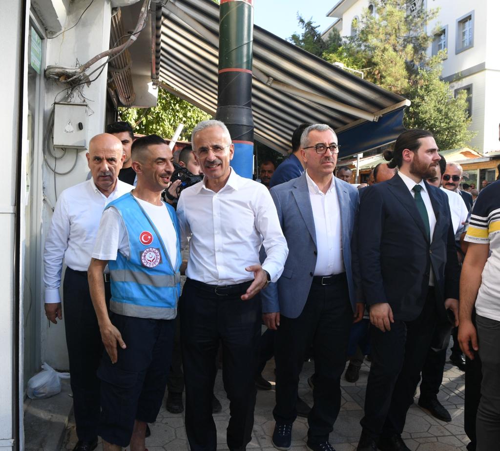 Büyükşehir Belediye Başkanı Hayrettin Güngör, Ulaştırma ve Altyapı Bakanı Abdulkadir
