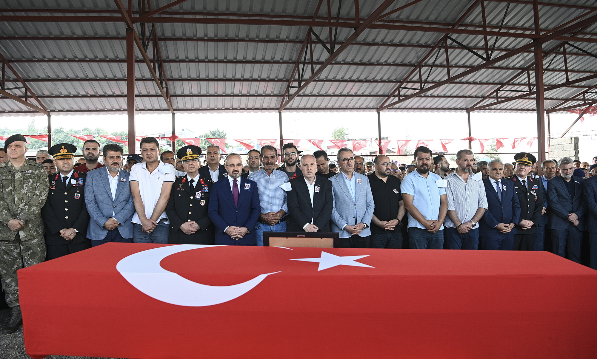 Afyonkarahisar’da görevi başında geçirdiği trafik kazası sonucu şehit olan Jandarma