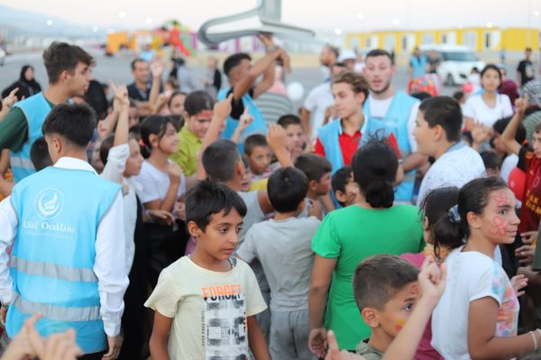 Ülkü Ocakları İl Başkanlığından Konteyner Kent etkinliği Ülkü Ocakları Kahramanmaraş