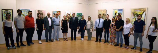 Samsunlu ressam Melek Yıldız Ergül, akrilik boya ve karışık teknikte