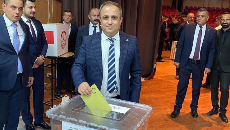 MHP’de  Demiröz güven tazeledi