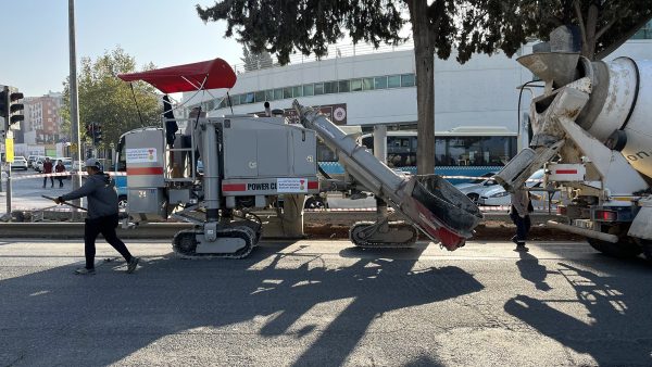 Büyükşehir Belediyesi, yıkım çalışmalarının tamamlandığı Trabzon ve Hükümet Caddeleri ile