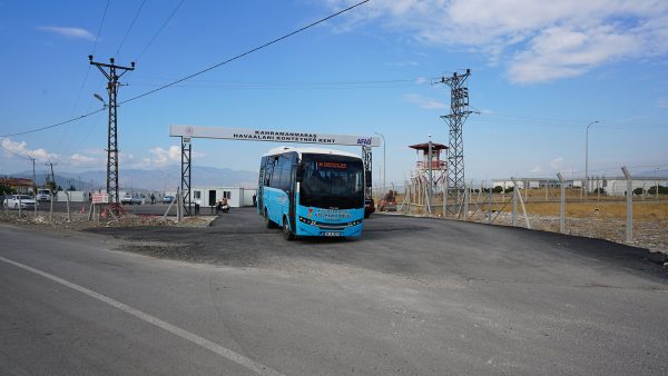 Büyükşehir Belediyesi, Erkenez Mahallesi’nde kurulan Havaalanı Konteyner Kent’te yaşayan vatandaşların