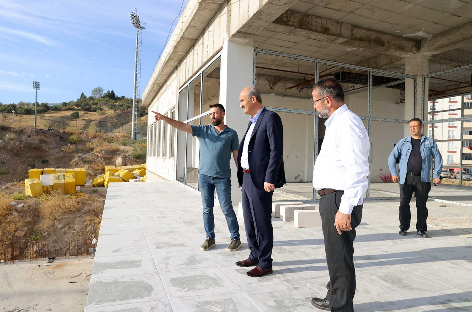 Kahramanmaraş’ın Dulkadiroğlu Belediyesi, Doğukent mahallesinde başlattığı spor kompleksi projesinde çalışmaların