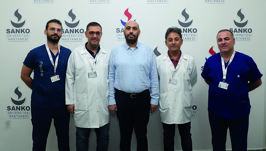 Kalbi duran hasta SANKO Üniversitesi Hastanesi Acil Servis Bölümü’nde, hekimlerin