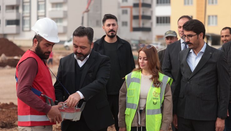 Elbistan Belediyesi’nin ücretsiz sosyal konut projesinin temeli atıldı
