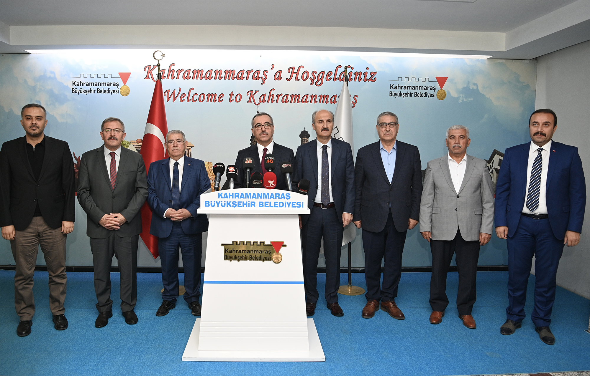 Orta hasarlı binaların güçlendirilmesine ilişkin alınan kararları açıklayan Başkan Güngör,