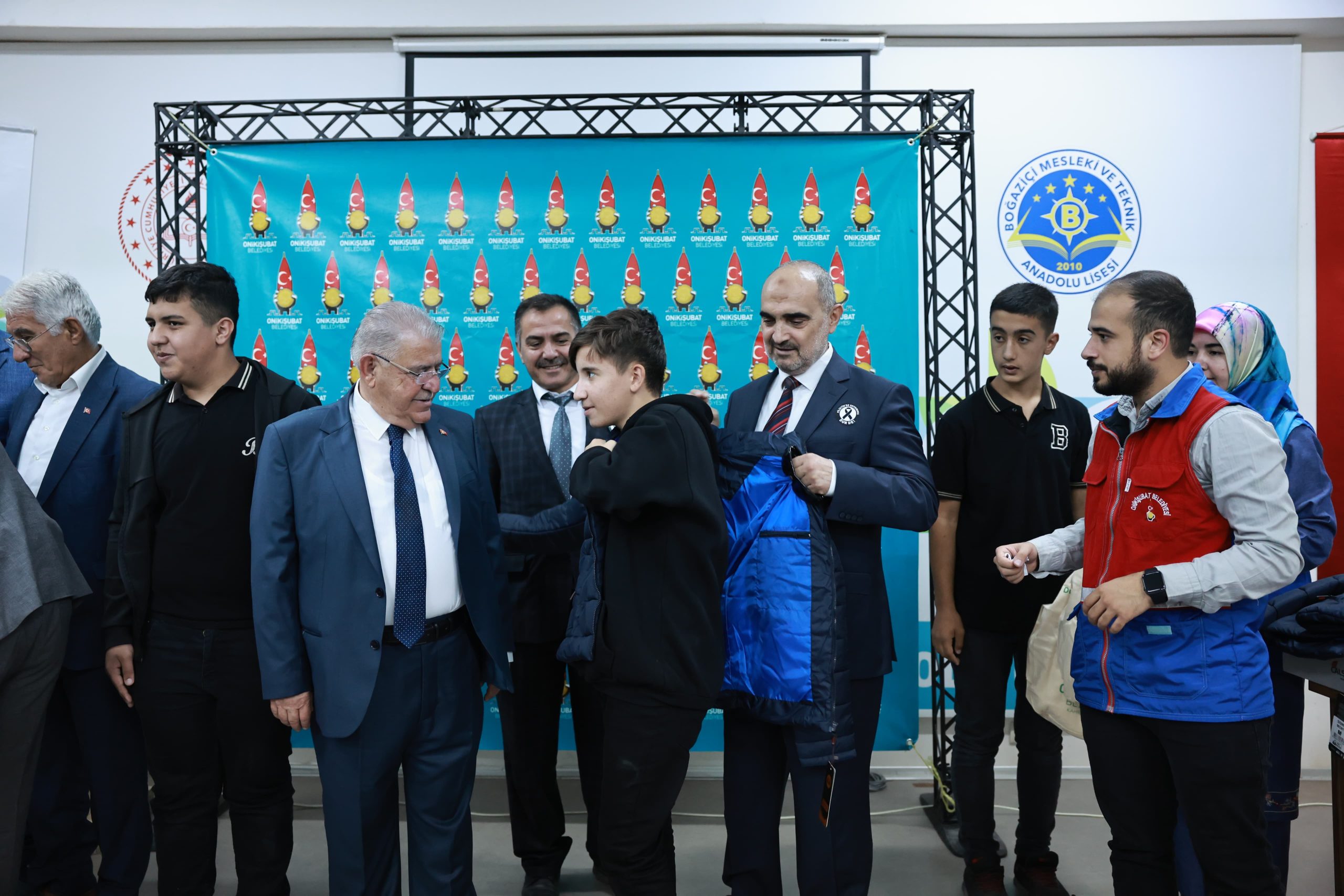 Onikişubat Belediye Başkanı Hanefi Mahçiçek’in eğitimde fırsat eşitliği ilkesi doğrultusunda