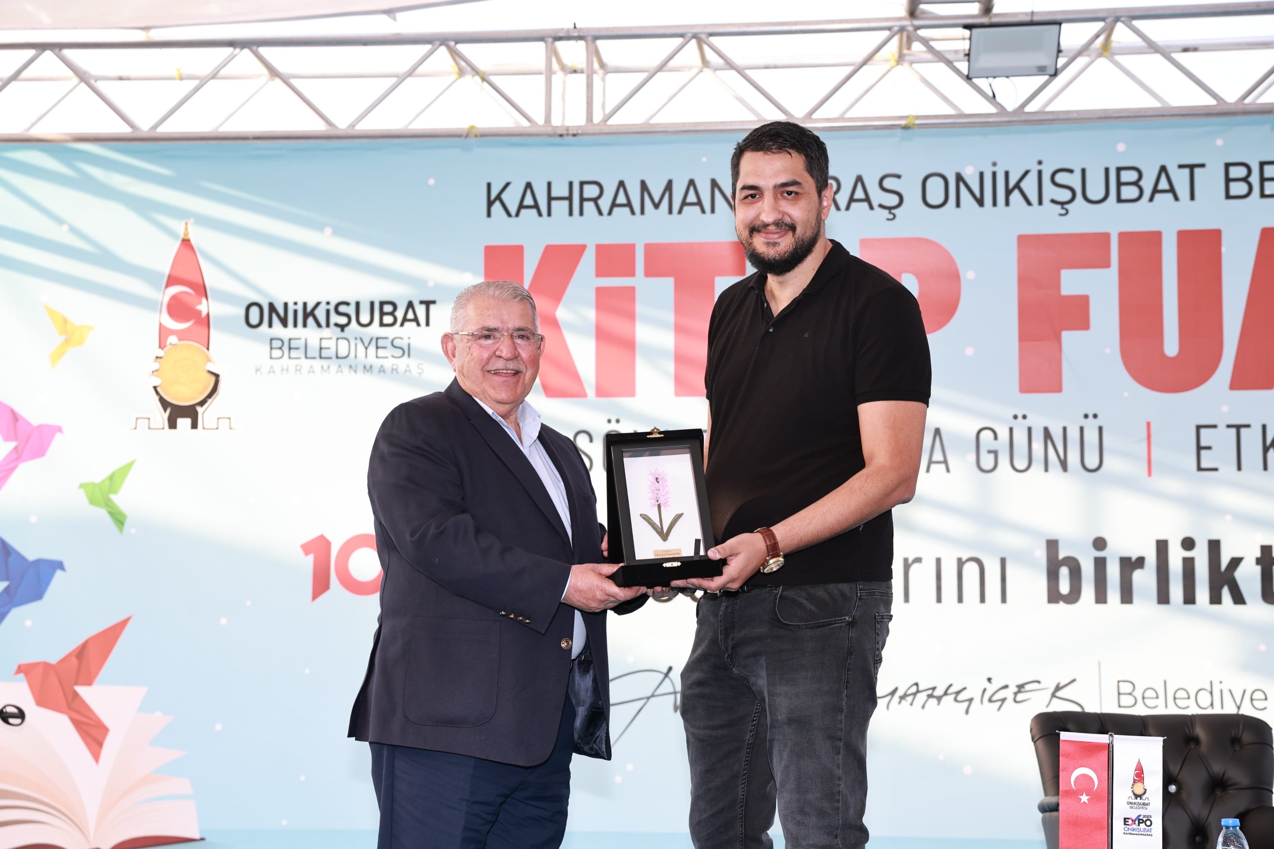 Onikişubat Belediyesi’nin düzenlediği EXPO 2023 Kitap Fuarı’nın 7’nci günü, imza