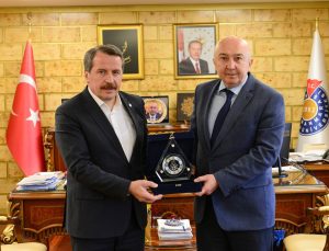 Memur-Sen Genel Başkanı Ali Yalçın’dan Rektör Yasım’a Ziyaret