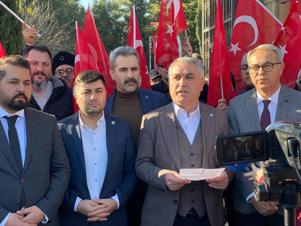 İYİ Parti Kahramanmaraş İl Başkanı Süleyman Tekerek, kahraman şehitlerimizi anmak