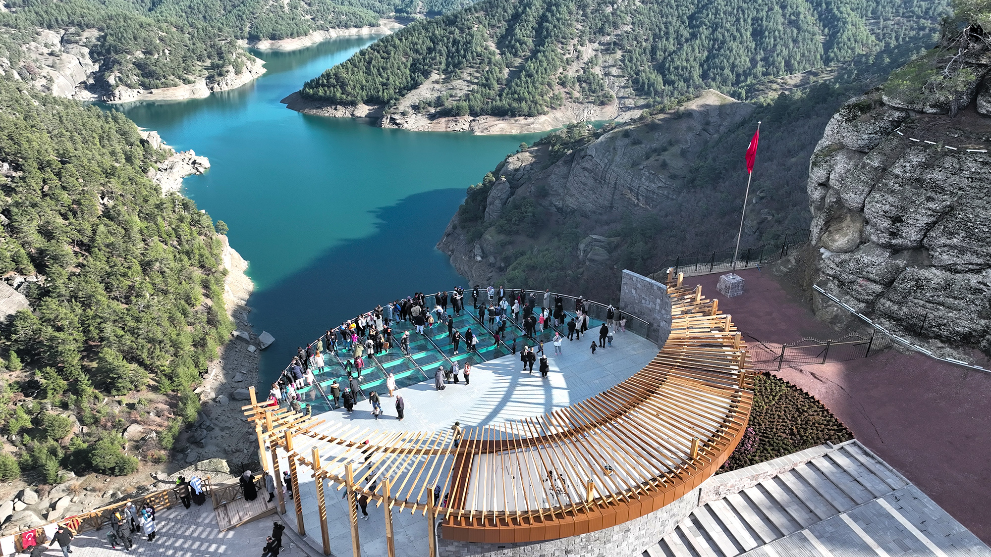 Büyükşehir Belediye Başkanı Hayrettin Güngör’ün vizyon projelerinden Ali Kayası Cam