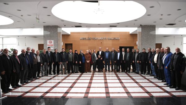 Çamlık Mahalle Muhtarı Abdullah Ay ve mahalle sakinlerini misafir eden