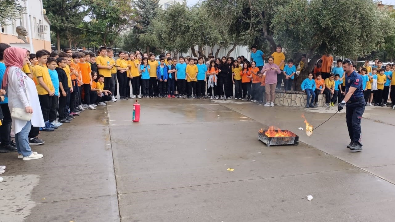 Büyükşehir Belediyesi İtfaiyesi, şehir merkezi ve ilçelerde gerçekleştirdiği eğitim ve