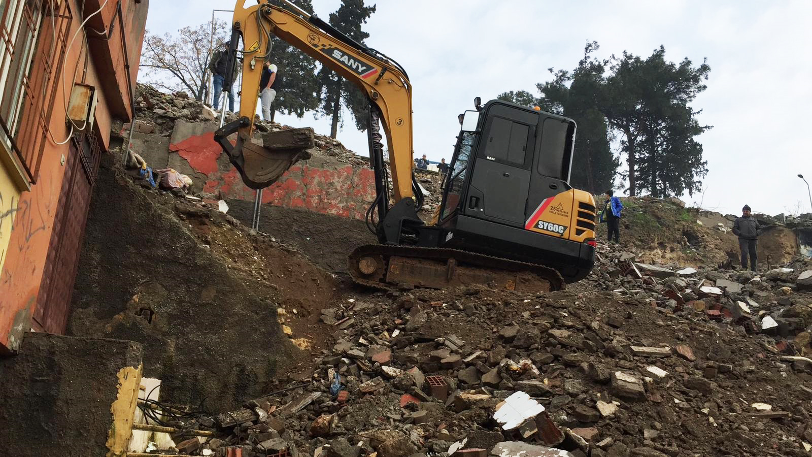 Büyükşehir Belediyesi, çevre ve görüntü kirliliğinin önüne geçerek kent estetiğini
