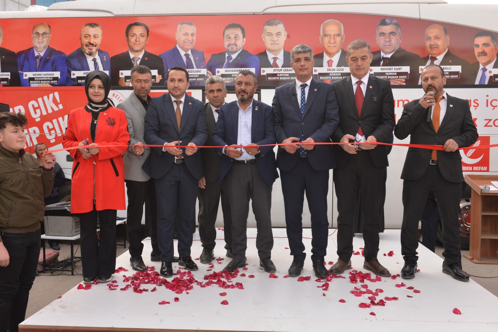 Yeniden Refah Partisi Elbistan Seçim Koordinasyon Merkezi açılışında konuşan Yeniden