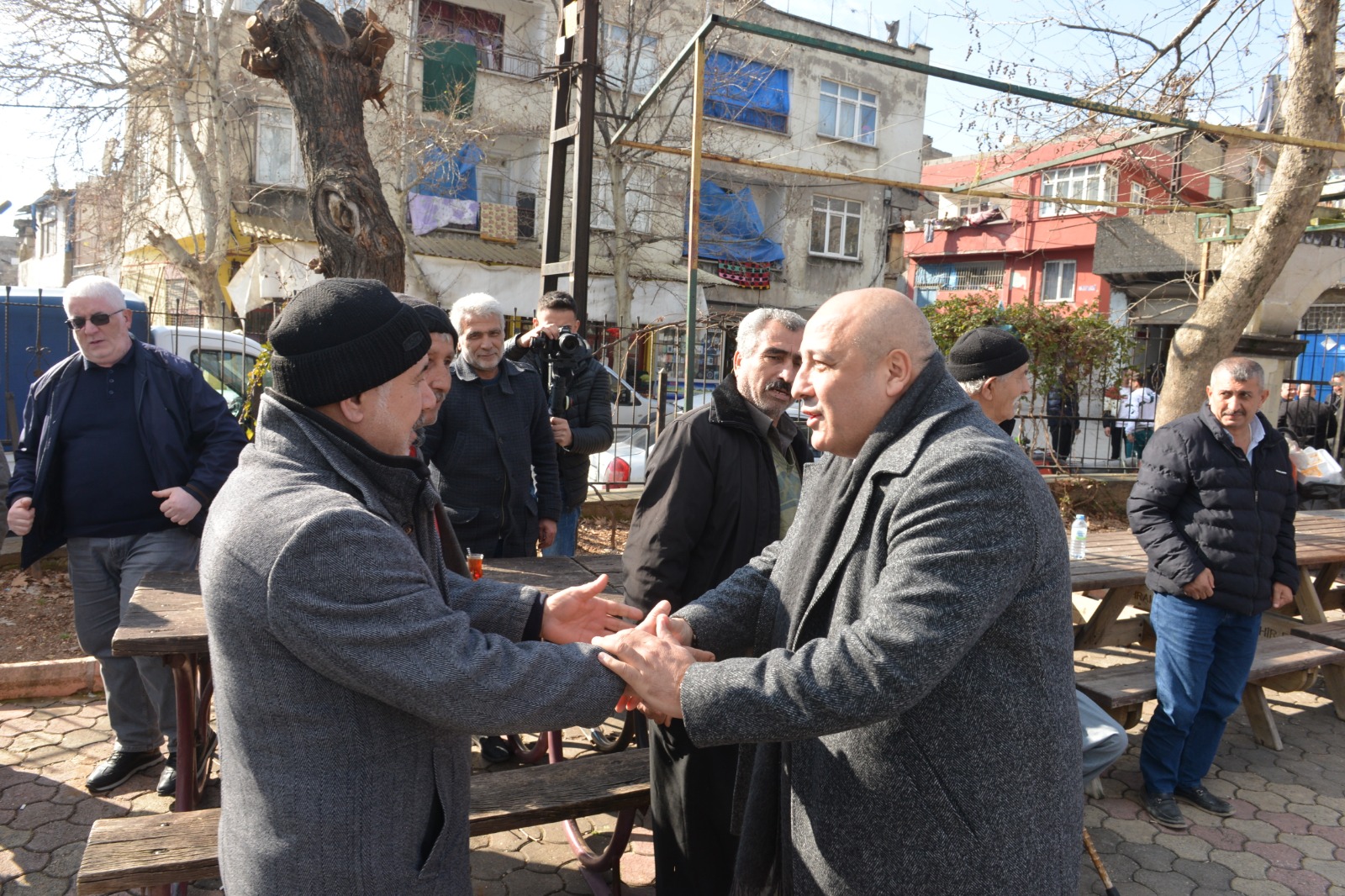 6 Şubat depremleri nedeniyle Mağralı Mahallesi’nde düzenlenen Kur’an tilaveti ve