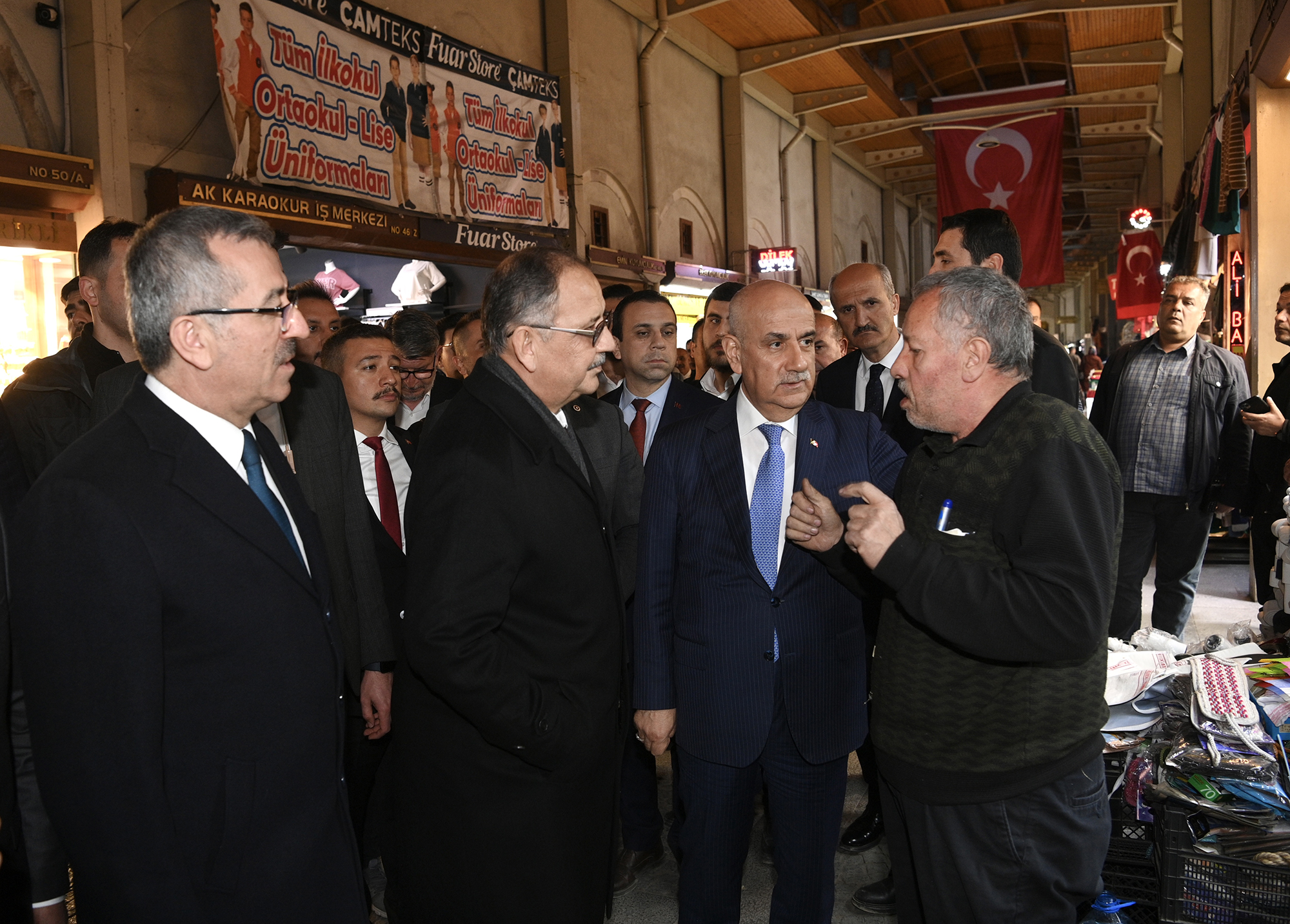 Çevre, Şehircilik ve İklim Değişikliği Bakanı Mehmet Özhaseki ile Kapalı