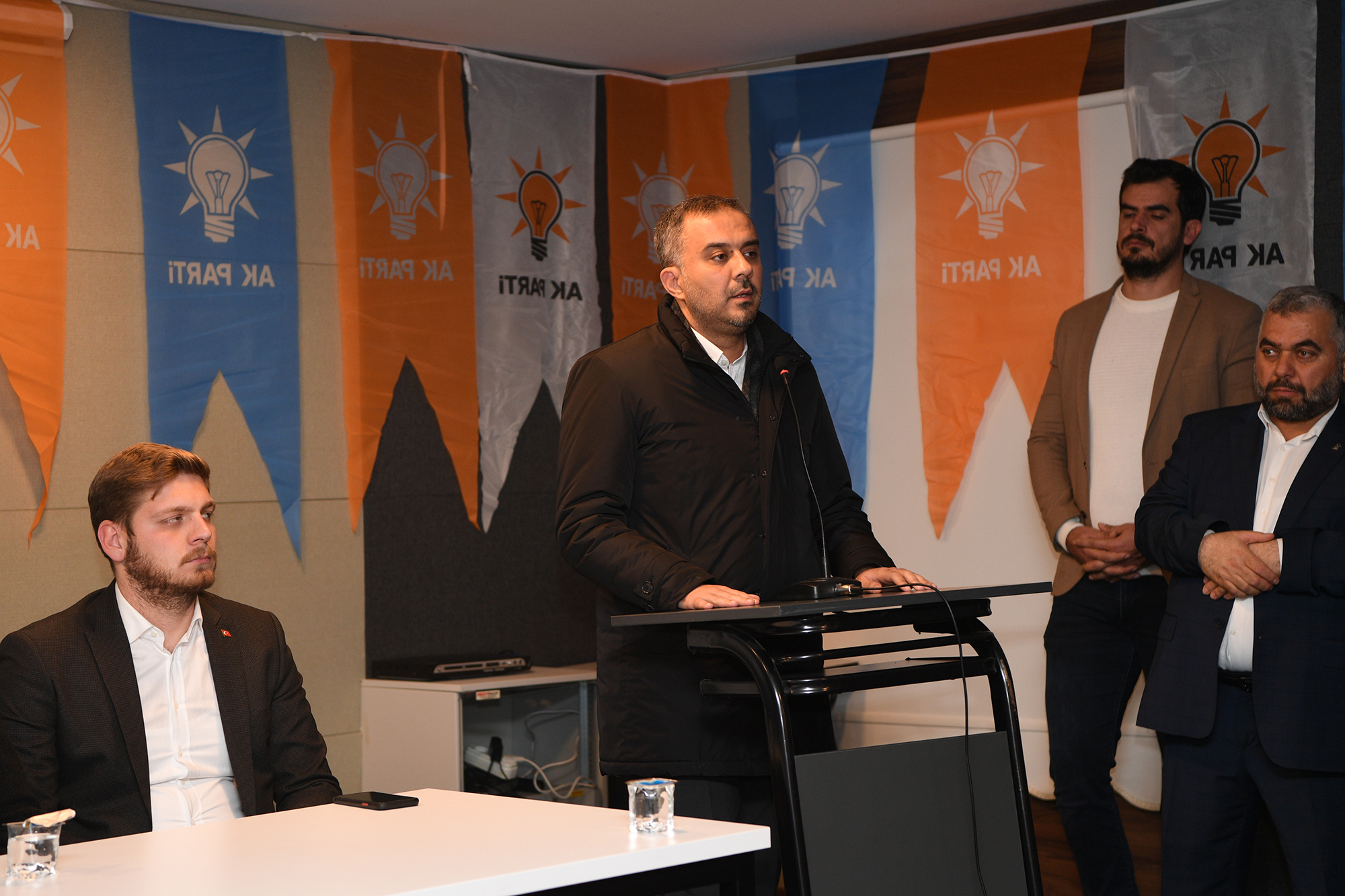 Saçaklızade ve Tavşantepe mahalle sakinleriyle bir araya gelen AK Parti