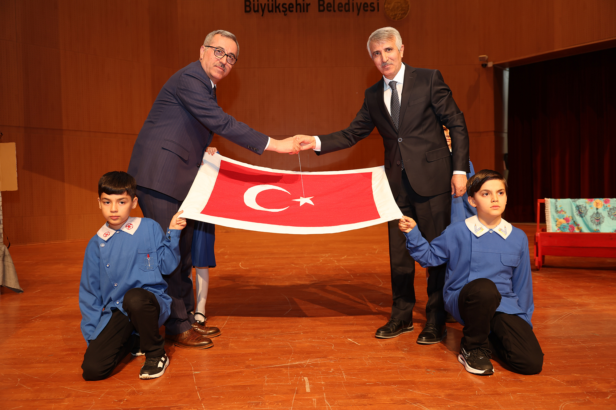 Turan İlkokulu tarafından gerçekleştirilen “Her Şehide Bir İlmek” projesinin sonuç