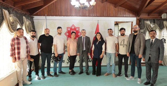 Gazeteciler Elbistan Belediye başkanlığına seçilen Erkan Gürbüz’e hayırlı olsun ziyaretinde bulundu