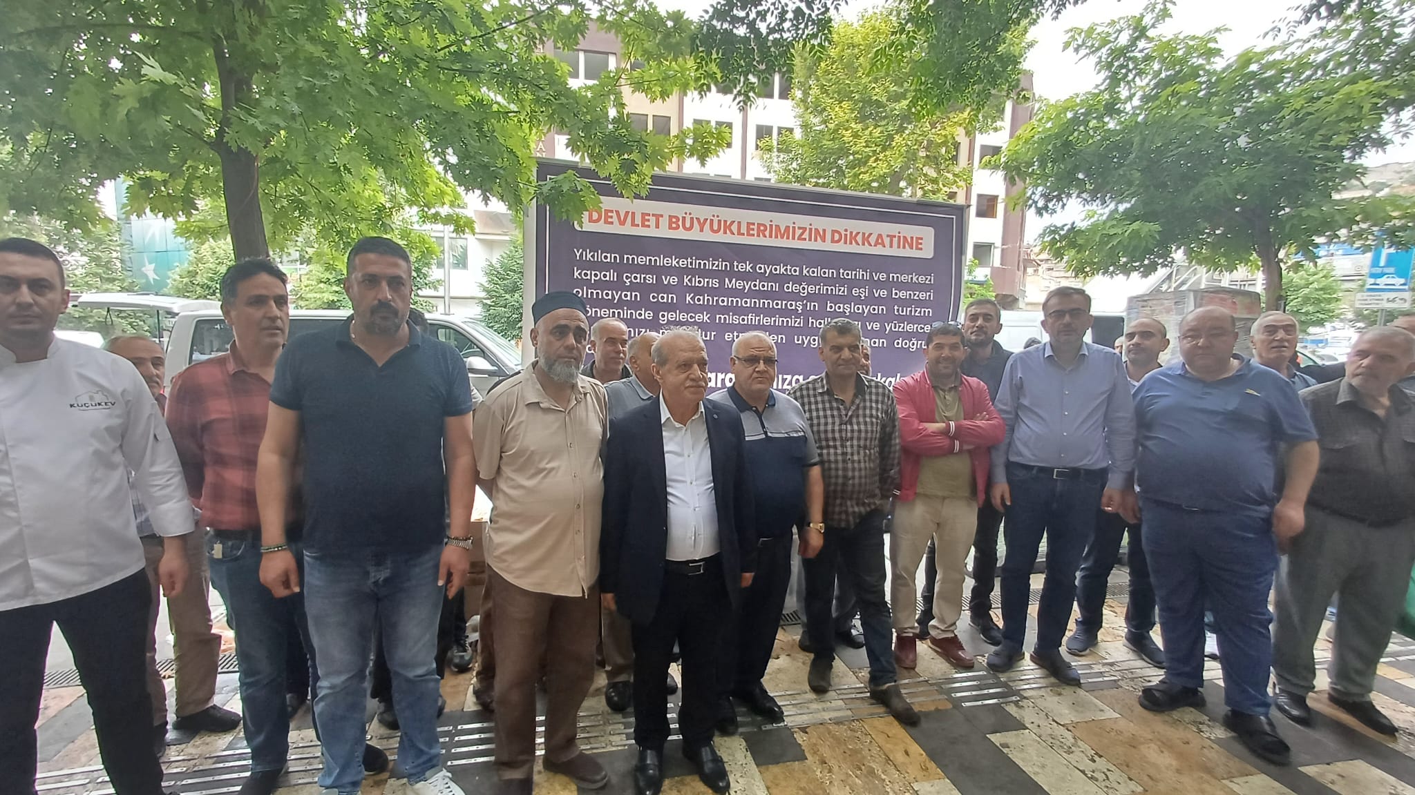 Kahramanmaraş’ta İş Bankası civarında ki esnaflar rezerv alanın içerisinde kalan