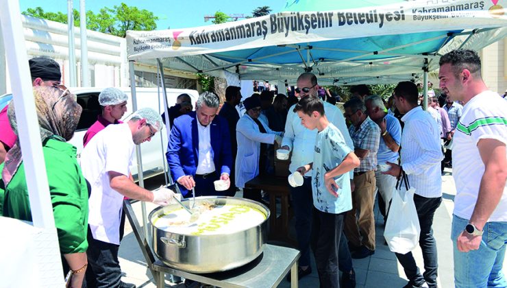 Milli İrade Meydanı’nda Binlerce Kişiye Aşure İkramında Bulunuldu