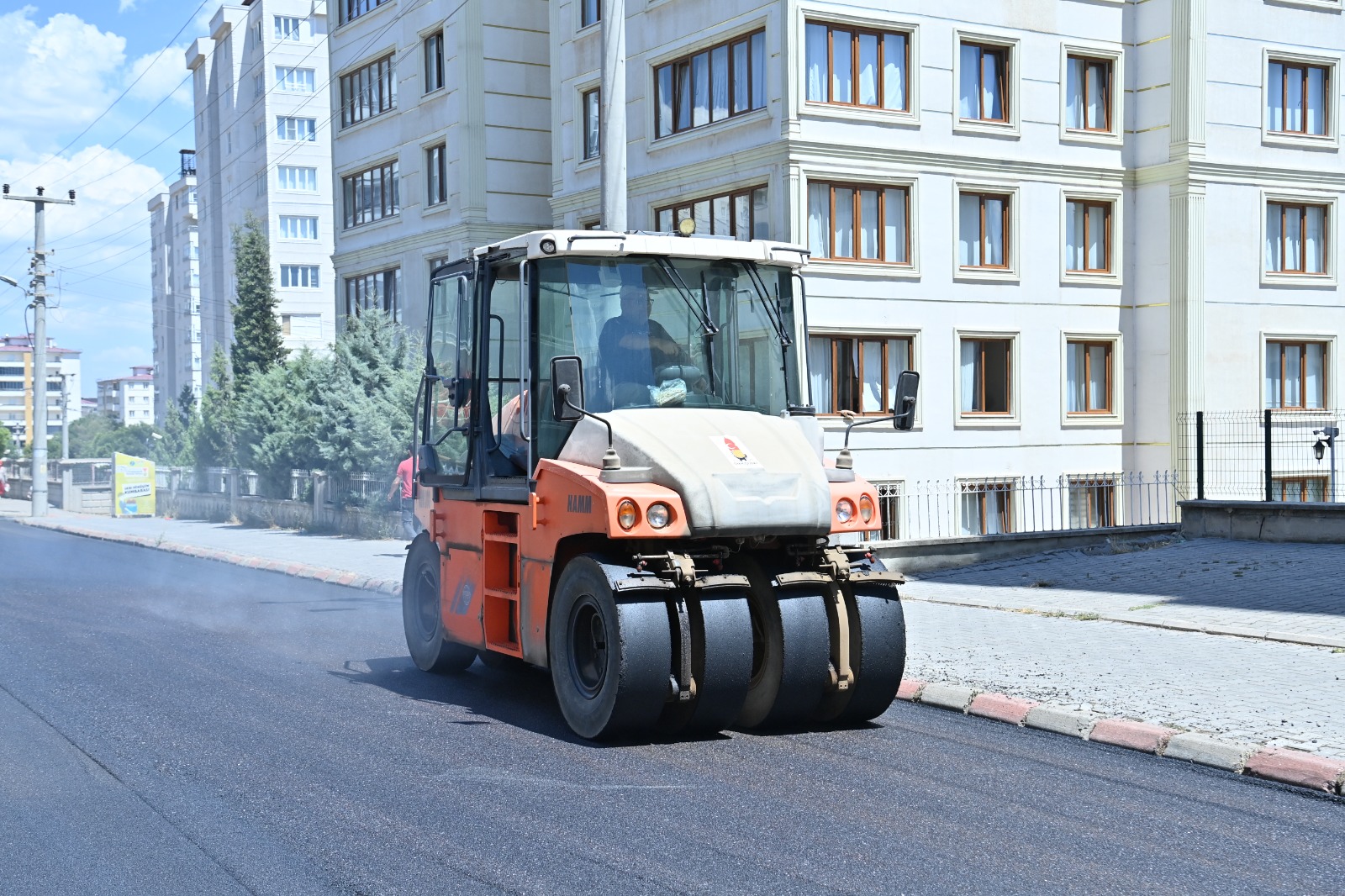 Yeni açılan yollar başta olmak üzere özellikle ömrünü tamamlamış kilit