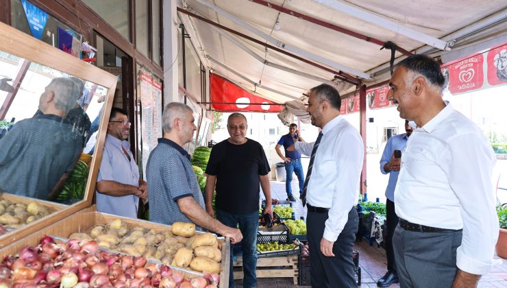 Başkan Toptaş, muhtarlarla buluşup, esnafları ziyaret ederek güne başladı