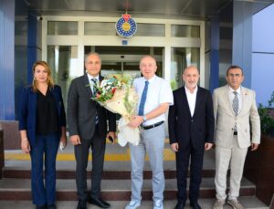 Cumhuriyet Halk Partisi Heyeti ‘Eğitim Buluşmaları’ Kapsamında Rektör Yasım’ı Ziyaret Etti