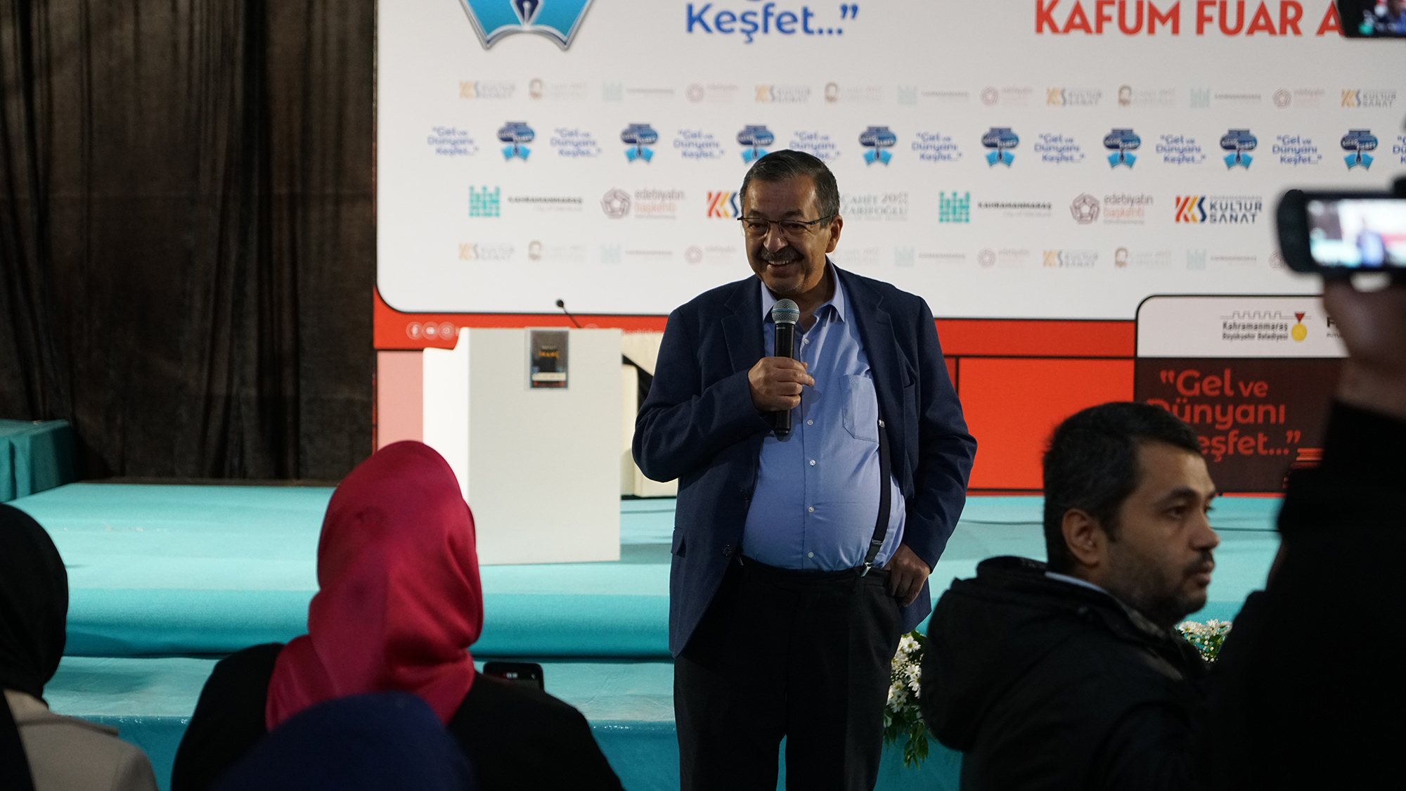 Kahramanmaraş Büyükşehir Belediyesi tarafından düzenlenen 9. Uluslararası Kitap Fuarı, kitapseverleri