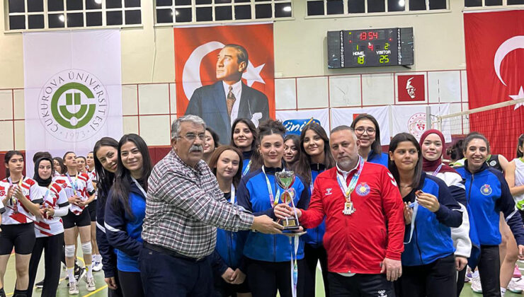 Voleybol Takımlarımızdan Gururlandıran Başarı