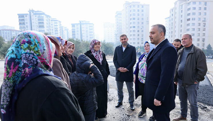 Onikişubat’ta tarihin en büyük asfalt seferberliği devam ediyor