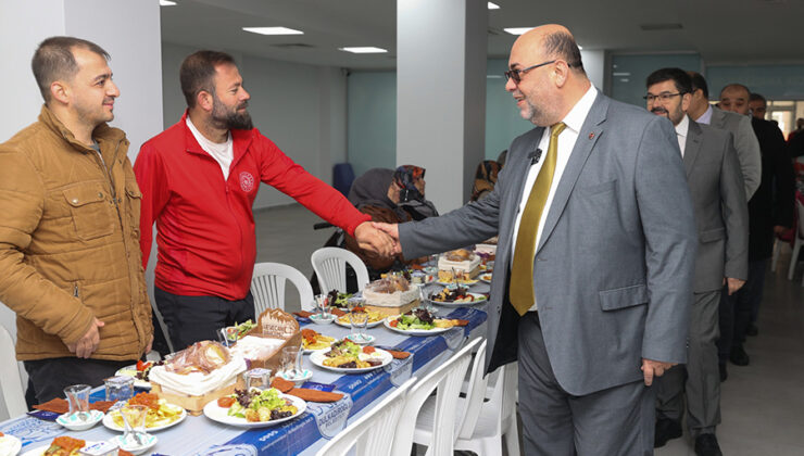 Başkan Akpınar, Engelliler Günü Nedeniyle Engelli Vatandaşlarla Bir Araya Geldi