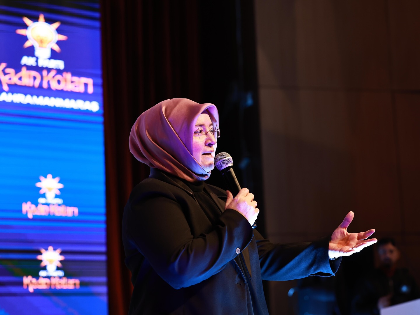 AK Parti Kahramanmaraş Milletvekili Tuba Köksal, Kadın Kolları Kongresi’nde yaptığı