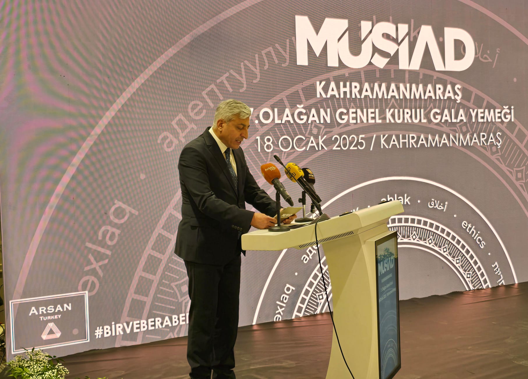 MÜSİAD Kahramanmaraş 7. Olağan Kongresi’nde, tekrar Başkanlık görevine seçilen  Şerafettin Özcan’ın yeni