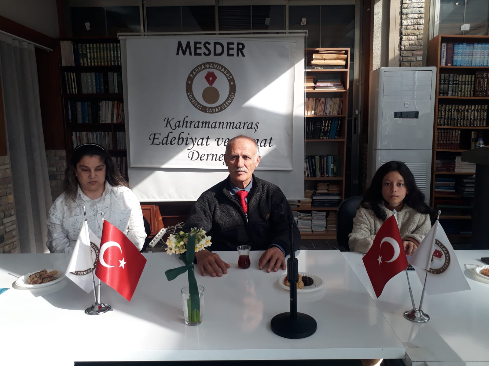 Asrın felaketi olarak adlandırılan Kahramanmaraş merkezli depremlerden etkilenen depremzede vatandaşlar