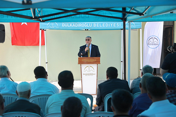 Dulkadiroğlu Belediyesi’nin öncülüğünde, hayırseverlerin gönülden destekleriyle yapımı tamamlanan Göllü Camii