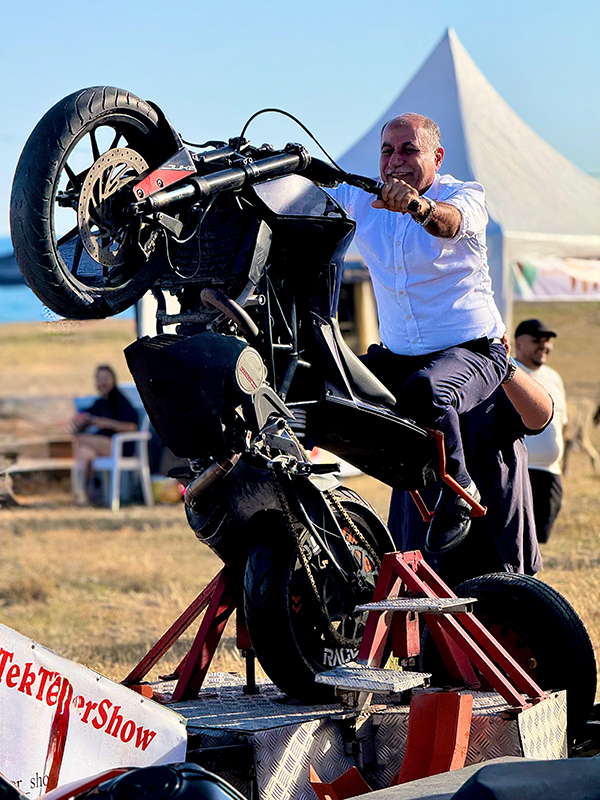 Adana’nın şirin ilçesi Yumurtalık, tarihi anlar yaşadı. Yumurtalık Belediyesi’nin düzenlediği