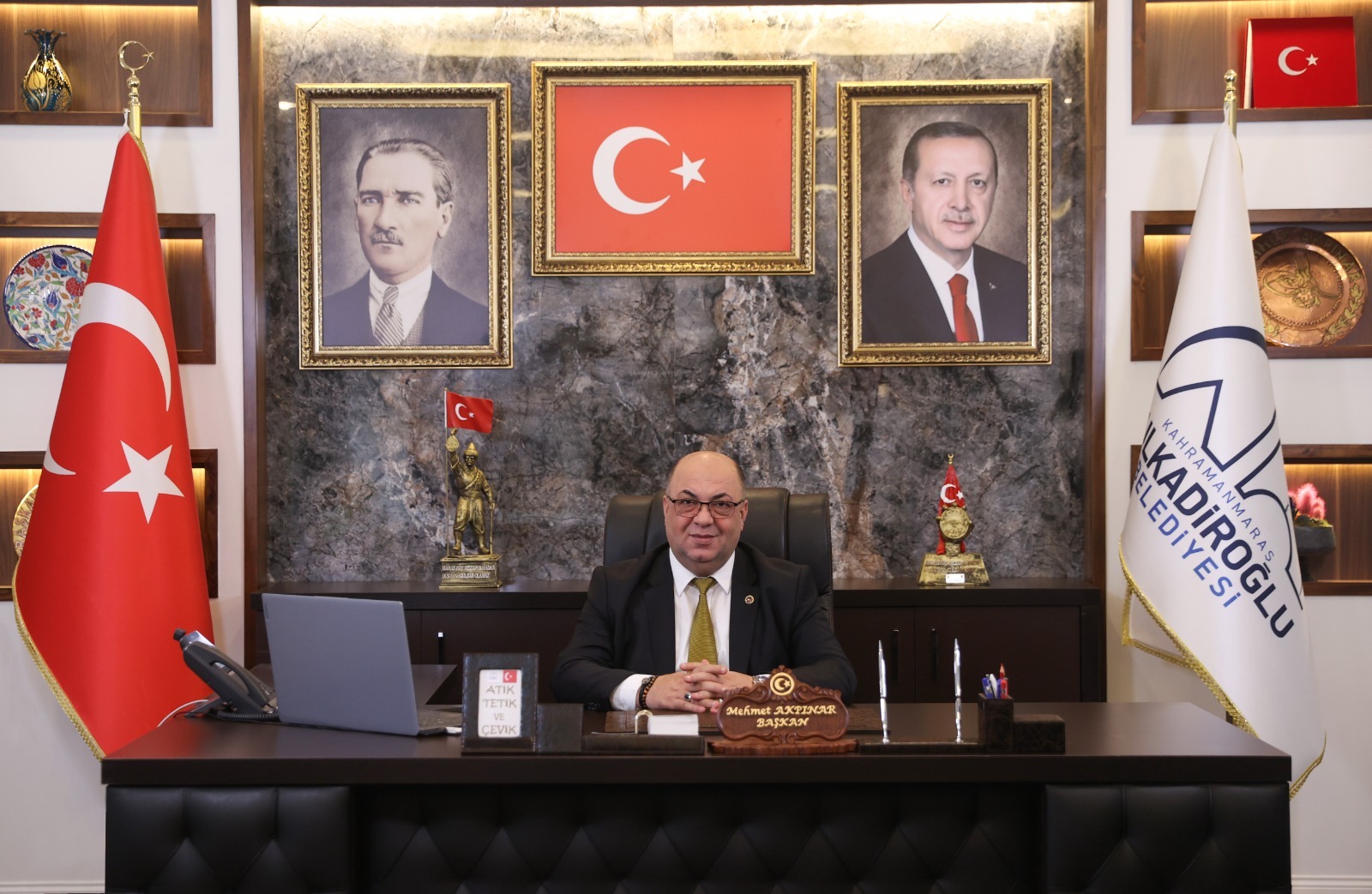 Dulkadiroğlu Belediye Başkanı Mehmet Akpınar, Babalar Günü dolayısıyla yayımladığı mesajda,