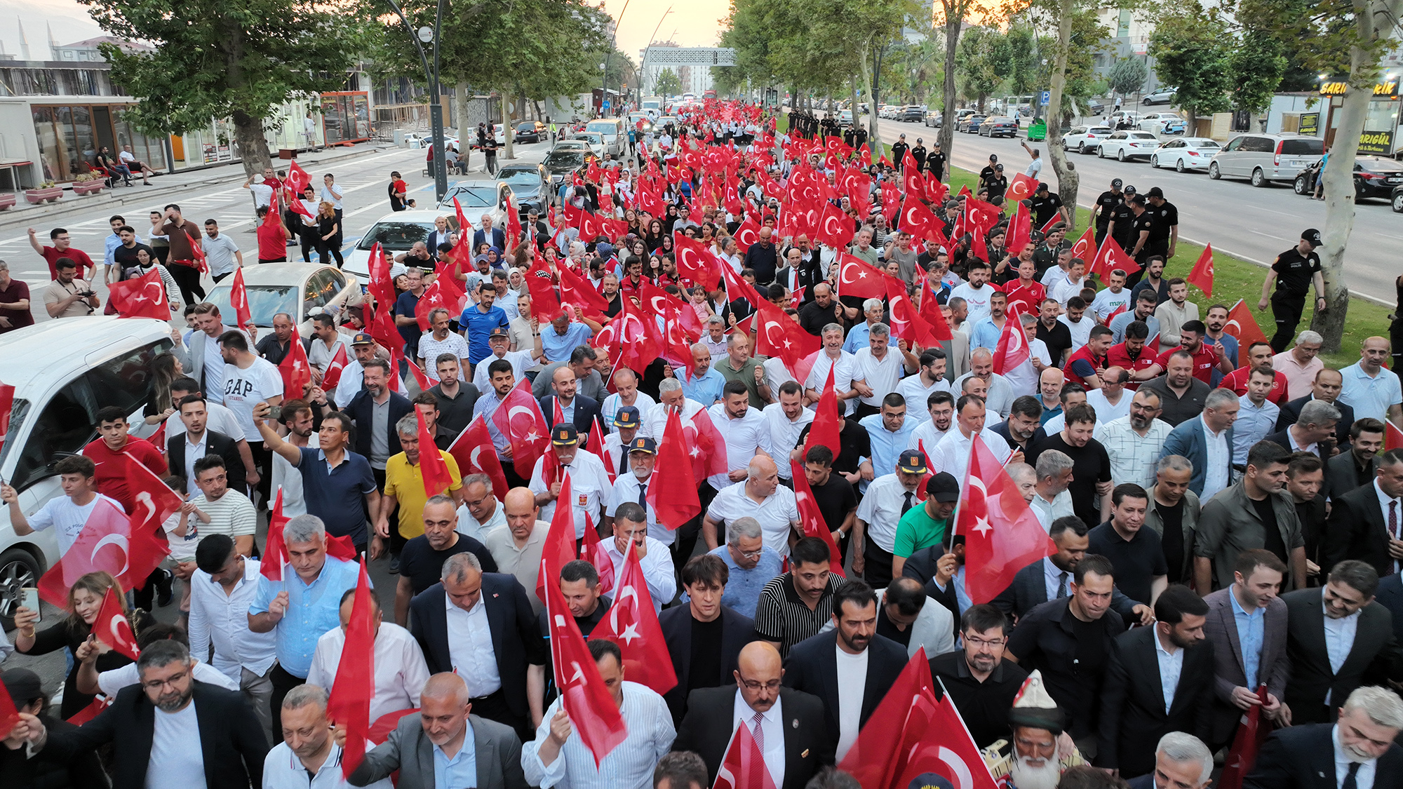 15 Temmuz Demokrasi ve Milli Birlik Günü’nde kortej yürüyüşü düzenlendi.