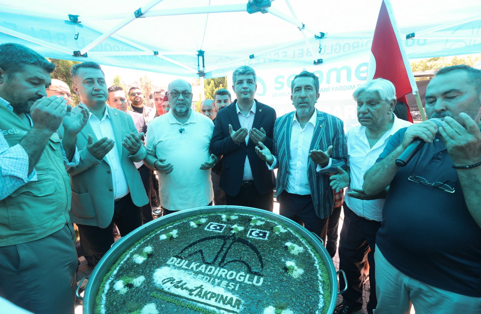 Dulkadiroğlu Belediyesi tarafından Muharrem ayı vesilesiyle düzenlenen Aşure Programı, İtfaiye