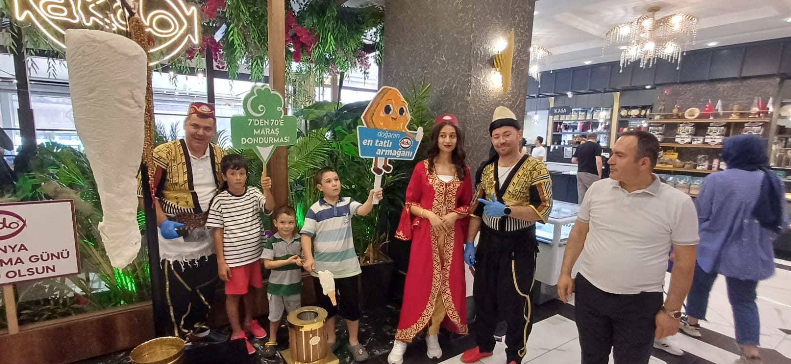 Kahramanmaraş’ın meşhur dondurması Dünya Dondurma Günü’nde AKDO SARAY’da görkemli bir