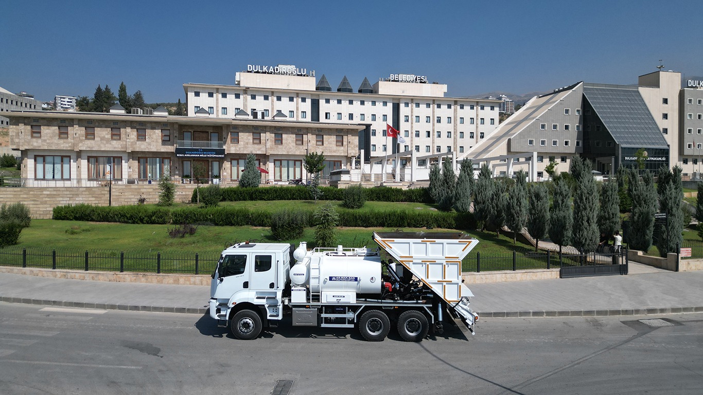 Dulkadiroğlu Belediyesi, ilçenin ulaşım altyapısını güçlendirmek ve mahallelerde konforlu yol