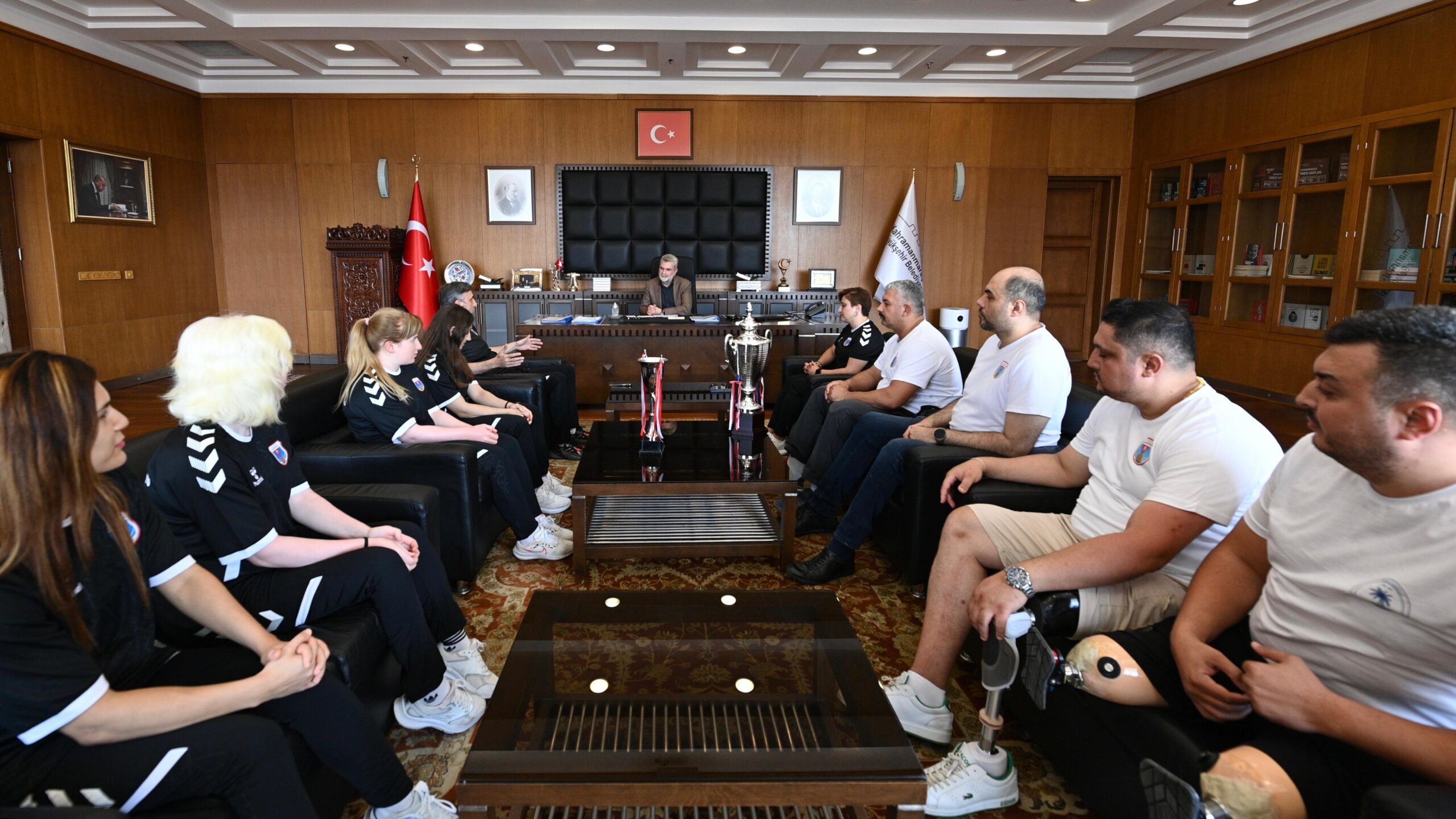 Büyükşehir Belediye Başkanı Fırat Görgel, Erkekler Oturarak Voleybol Ligi’nde Süper