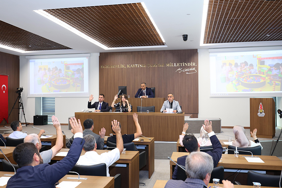 Hanifi Toptaş’ın başkanlığındaki Onikişubat Belediyesi’nin Eylül Ayı Olağan Meclis Toplantısı,