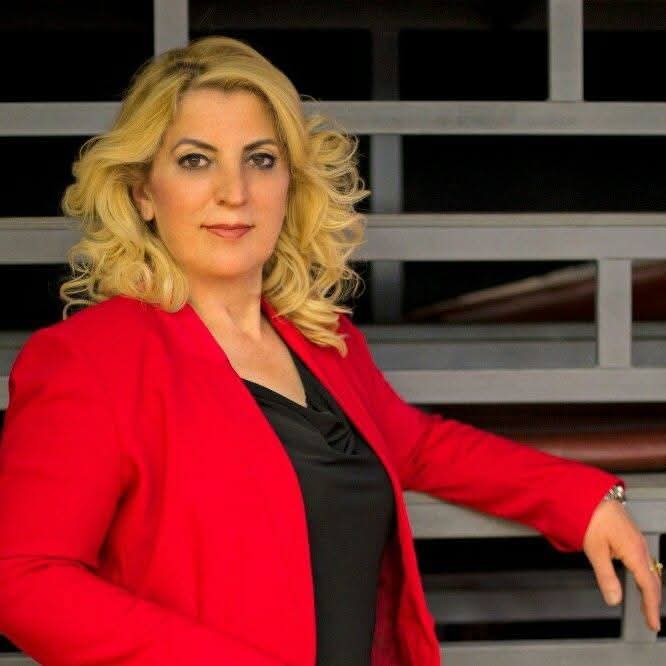 Bir radyo sesiyle başlardı günlerimiz… Sabah haberlerini dinler, ardından çalan