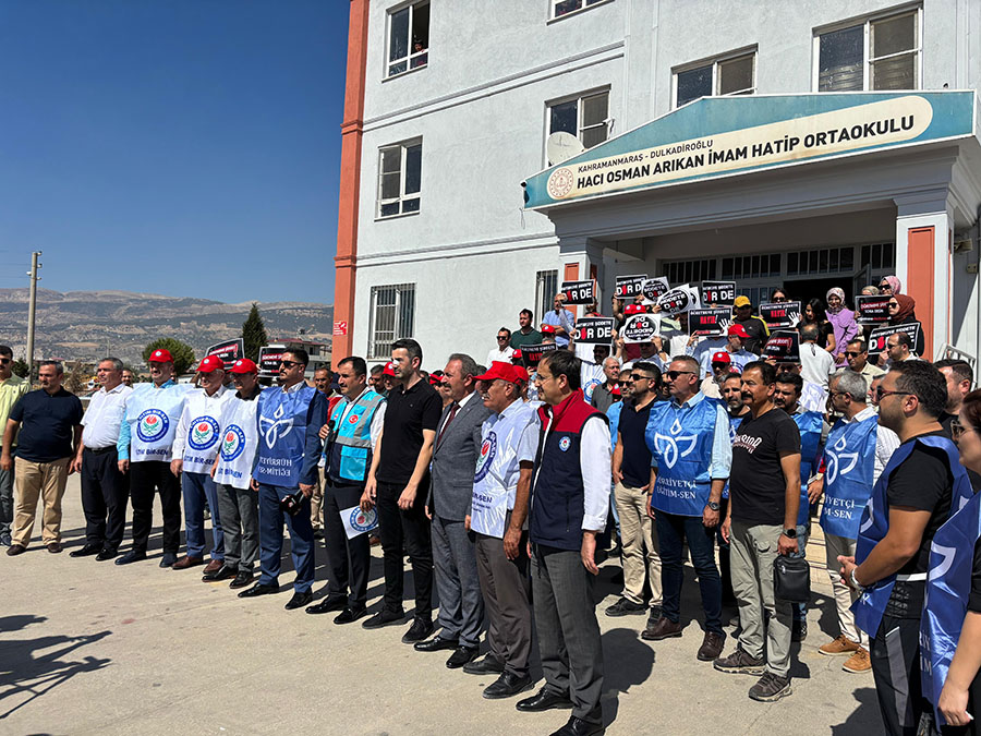 Kahramanmaraş Eğitim-Bir-Sen ve Memur-Sen Şube Başkanı Mehmet Çetin, “Beylerbeyi Ortaokulunda